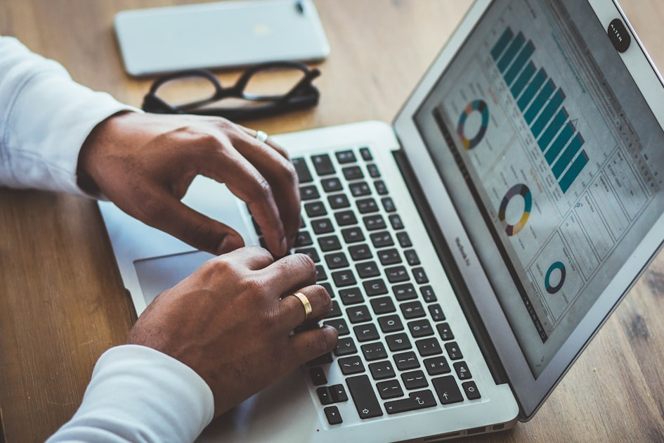 Visual Storytelling with Data Insights